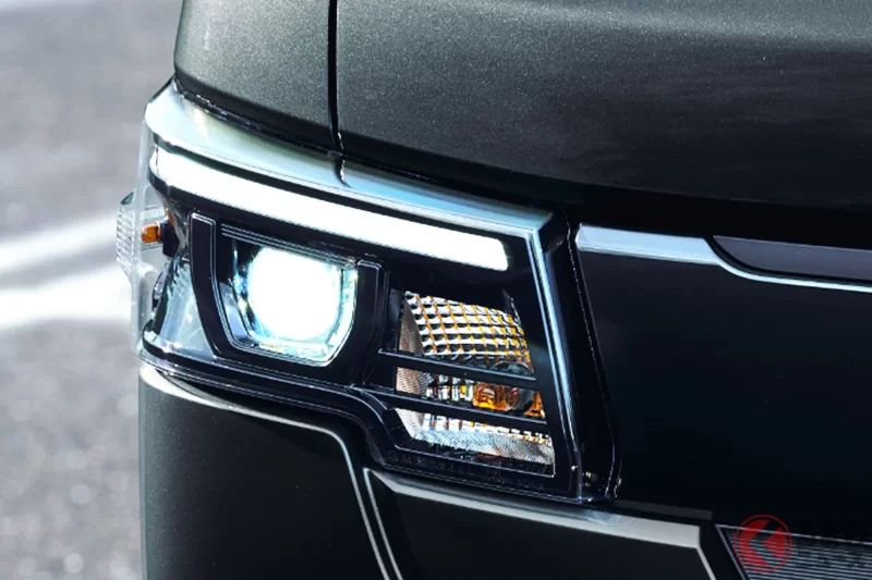 有5速手排可選！鈴木全新「輕型貨卡」終於要開賣了！採用完全不像商用車的狂野「銳利眼神」車頭設計！有望改變「農田風景」的創新車型，備受期待！越野通過性也再升級的「全新 Carry」真的很厲害！