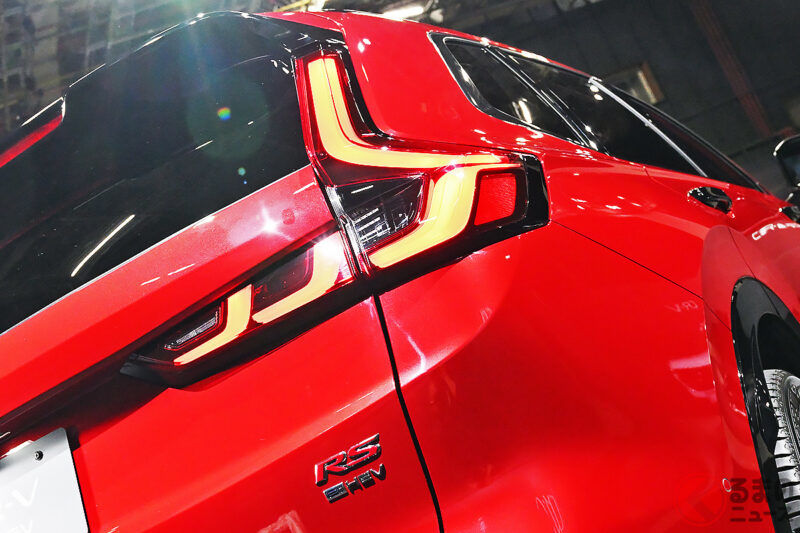 本田新型「5人座」中型SUV即將上市！全長約4.7米的「剛好尺寸」搭配4WD運動版「RS」也將推出！精悍的「全黑配色」版本同樣帥氣，6代目「新型CR-V e:HEV」值得關注