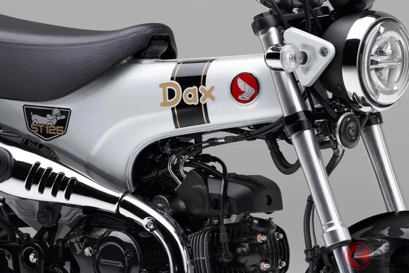 售價 49 萬日圓！Honda 推出「全新」原付二種 Dax！招牌「身長腿短」造型＋可雙載！新增高質感「珍珠白」配色登場！