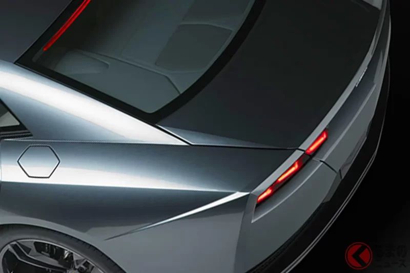 前衛又震撼的「4WD 跑車」超厲害！超～長的四門車身搭載「V10 引擎」，加上獨特的「航空機設計語彙」帥度爆表！在法國公開亮相的藍寶堅尼「Estoque」到底是什麼來頭？