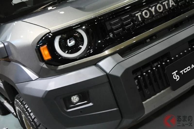 豐田「新型」「小巧」正統四驅 SUV 引發熱烈討論！「希望能原汁原味直接量產販售」「拜託快點導入日本市場」聲浪不斷！ 搭載突顯「方正車身」的改裝套件，「Land Cruiser FJ TCD ASIA」式樣究竟是什麼來頭？