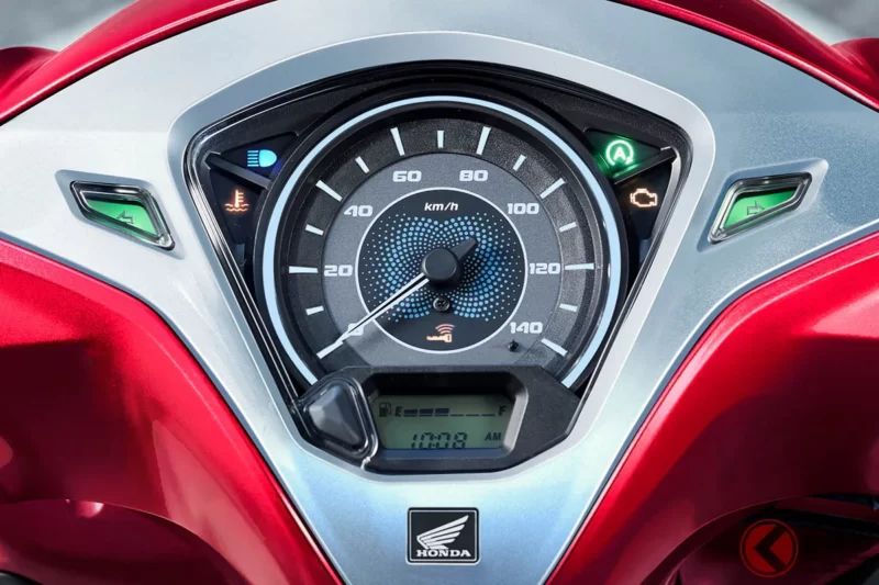 新車只要 35 萬日圓！ 每公升可跑 49.3 公里的「全新」速克達即將上市！配備寬敞的照明收納空間、USB 插座，以及怠速熄火功能，兼具超高便利性與環保性能！「Lead 125」將於 2026 年 1 月 29 日發售