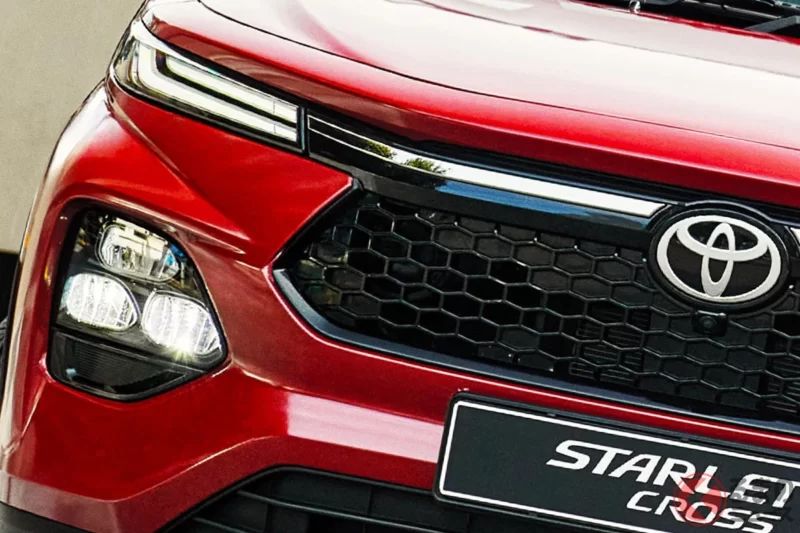 Toyota「Starlet Cross」登場引爆熱烈討論！車長不到4米、大小就像Raize一樣剛剛好，被讚「超好用尺寸」！還提供手排版本的「小型SUV」南非規格究竟是什麼來頭？