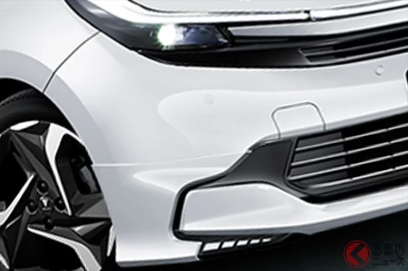 Toyota新款「Aqua」真的厲害！採用更具寬體氣勢的「專屬設計」，再搭配散發復古氛圍的「豪華內裝」！打造出厚實感滿滿的「小型高級車」風格超帥氣！而讓這次大改款更進一步進化的「Modellista套件」又是什麼？