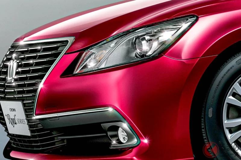 比「輕型」車還便宜！ 豐田「平價皇冠」超厲害！ 搭載3.5升「V6混合動力」的「高性能版本」也有？ 150萬日圓以下的「正統派房車」究竟長什麼樣？