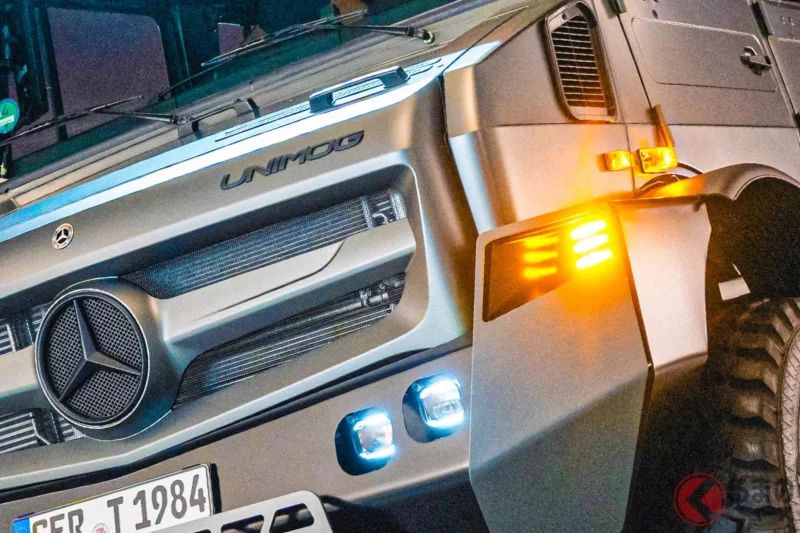 搭載7.7升直列六缸引擎、輸出300匹馬力！全新「Unimog」太猛了！高性能四輪驅動加上質感內裝也很吸睛，德國的「Mercedes-Benz 特種卡車車型」到底是什麼來頭？