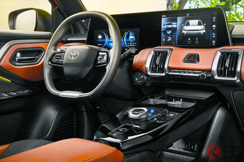 豐田發表全新「小巧SUV」Urban Cruiser！全長4.3公尺，採用介於「Yaris Cross之上、Harrier未滿」的剛剛好車身尺碼！空間表現直逼「大型SUV等級!?」的寬敞感，全新台灣規格究竟有何亮點？