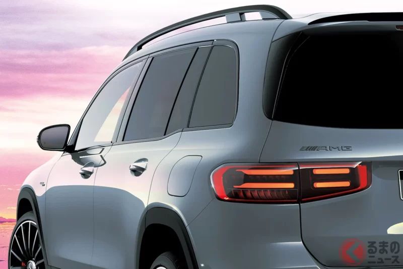 全新「三排7人座」SUV引發熱烈迴響！搭載「超過300匹馬力」的2.0升引擎，也讓不少人直呼「能全家一起坐的AMG真的很有吸引力！」採用專屬內外觀設計的Mercedes-AMG GLB 35 Final Edition成為話題焦點