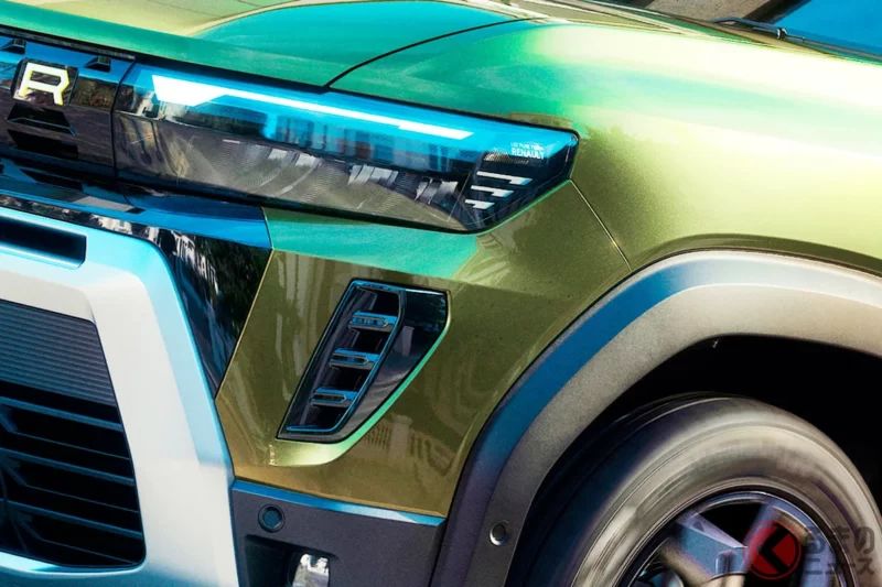 睽違14年大改款的「全新小型SUV」首度公開引爆熱議！全長4.3公尺車身×搭載1.8升直四引擎讓人直呼「拜託導入日本！」還有1.0升渦輪版本的Renault「Duster」印度規格成為話題焦點