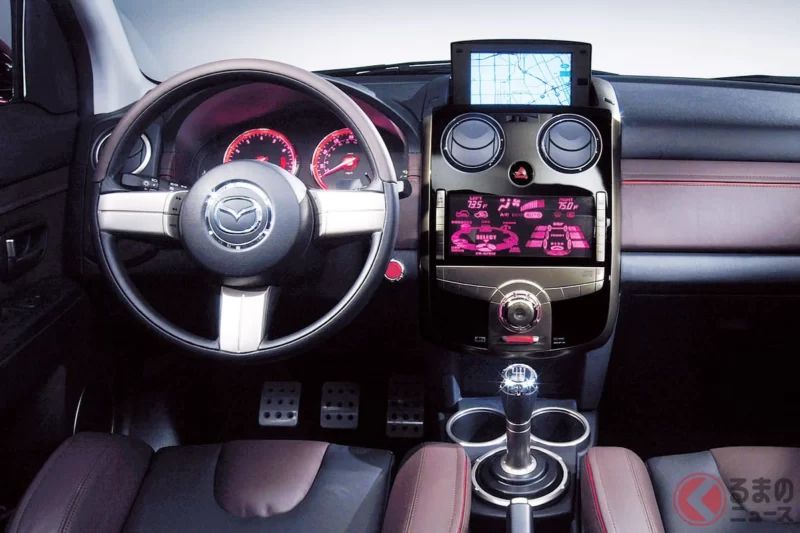 馬自達「小巧高級跑車」引發關注！全長不到4公尺的小型車身，搭載6速手排×2.0升引擎！媲美高級房車的「豪華內裝」超吸睛的「MX Micro Sport」美國發表車型到底是什麼？