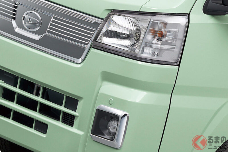 102 萬日圓就能入手的「輕型貨卡之王」太猛了！配備鍍鉻水箱護罩與 LED 頭燈，拿來當興趣用車也超適合！還能選 5 速手排 × 後輪驅動，這款大發「Hijet Truck」究竟有多厲害？