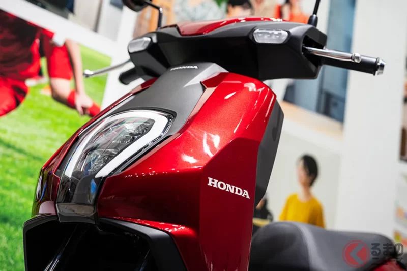 價格22萬日圓！本田「全新輕型機車」上市！滿油可跑81公里＆3.5小時即可充電至75％，個人用電動車「ICON e：」在家也能充電，正式登陸日本市場