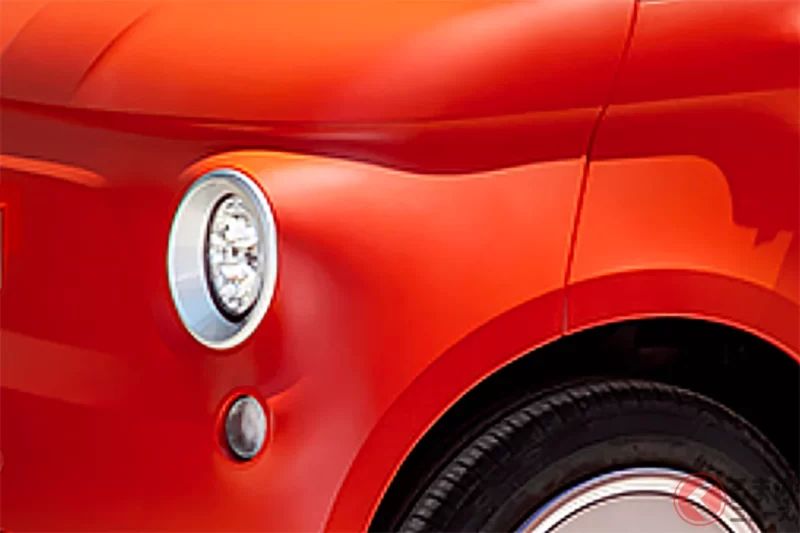 新車138萬日圓！全新「免駕照可開的小車」登場！全長2.5米的小巧車身搭配「創新設計」，採用雙人座規格！亮眼的新橘色塗裝超吸睛……菲亞特「Topolino Corallo」在義大利亮相！