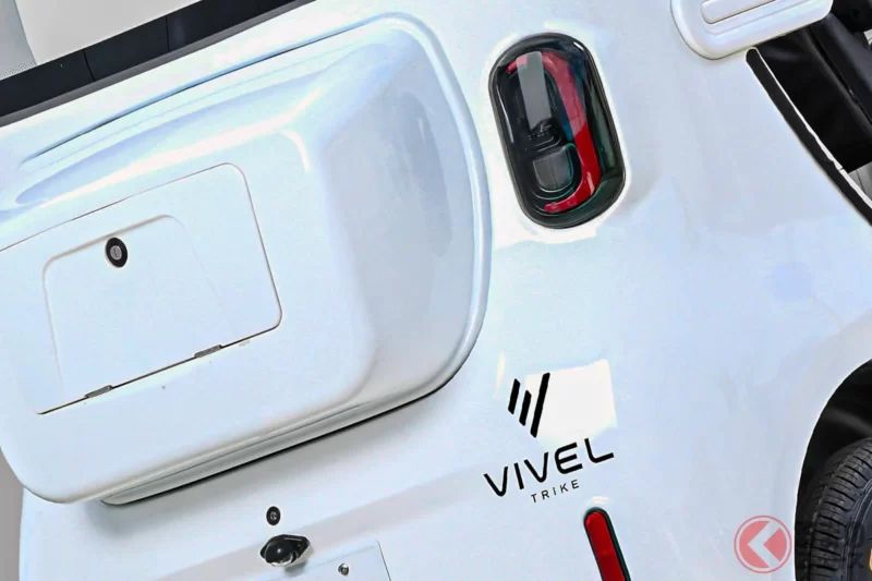 新車只要「88萬日圓」就能「坐3個人」！全長僅2.3米的全新「超迷你」車款引爆熱議！普通駕照可開、還「免車檢」的高CP值車型「BIBEL COCO」成為話題焦點