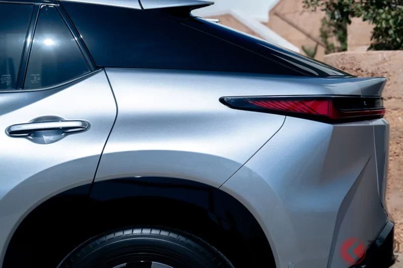 雷克薩斯推出全新「高級SUV」，發表時直接降價143萬日圓！搭載408匹馬力高性能動力單元，還能體驗手排駕駛的「革命性系統」！全新「RZ」德國規格版本有哪些變化呢？