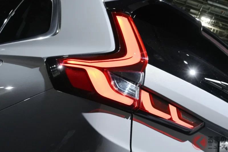 本田「全新中型SUV」即將上市！全長4.7公尺的「氣派車身」帶來寬敞車室空間！搭載承襲自「Accord」的2公升引擎與高性能四輪驅動系統的「全新CR-V」究竟有多厲害？