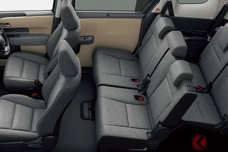 「這台一定會賣爆…！」Toyota這款「4WD、7人座」的都會小型MPV太強了！配備「雙側電動滑門」加上「專屬設計」，還有每公升約28公里的超省油表現與舒適內裝也超吸引人！「Sienta」頂規車型到底有多厲害？