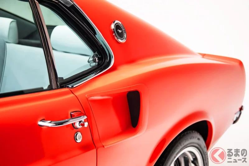 距離55 年的「新 FR Coupe」再次復活，引發熱烈反響！這款高性能車搭載超過 700 馬力的動力與 6 速 MT 變速箱，網友直呼「超讚」、「完成度超高」！外觀採用圓形復古燈的經典舊車風格，但內在配備卻是最先進的「Revology Boss 429」，成為話題焦點