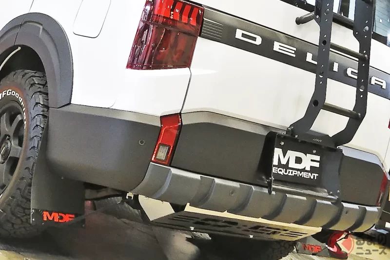 最新「“2階建て”SUV Minivan」超厲害！ 增添了更強硬的「Wild過頭的4WD」，還能讓「家庭4人」一起睡!? 三菱「新型 Delica D:5」車中泊模型「MDF D:POP」到底是什麼樣的車？