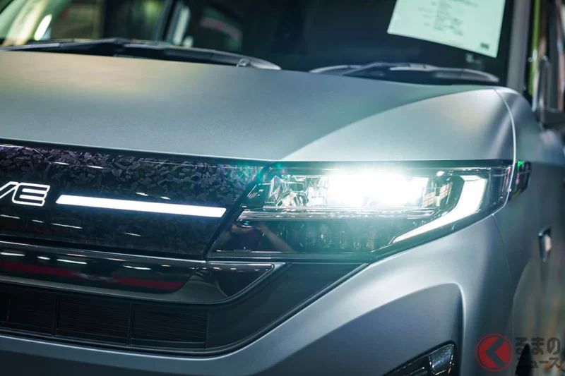 Daihatsu全新「壞壞Move」亮相！「不像Kei Car」的豪華Interior × 霧面Black規格超吸睛！還搭載會發光的Grille，「Chromeki」是什麼來頭？