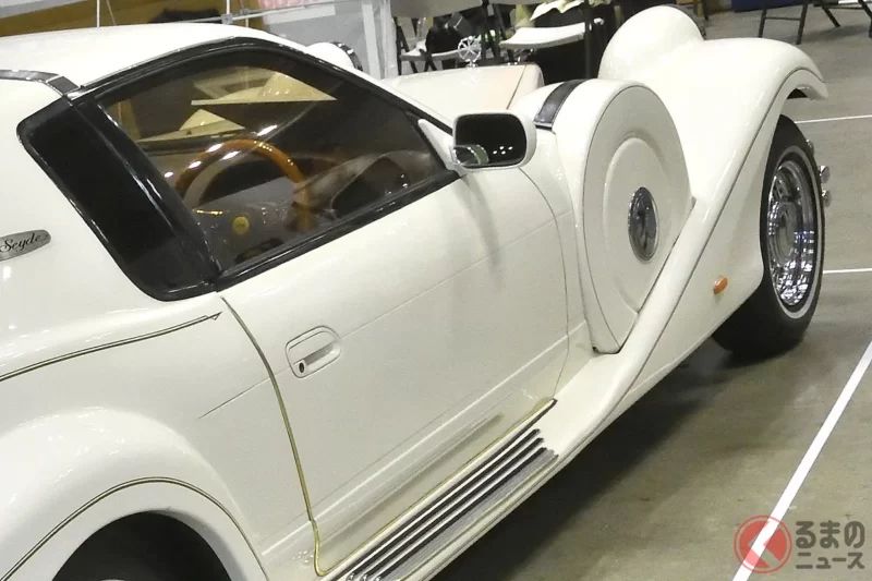 全長5.1m！超長又優雅的「Classic Car」引起熱議！外觀下竟藏著驚人的「Nissan Silvia」!? Mitsuoka傳奇車款「La Sede」現身橫濱！這到底是什麼車型？