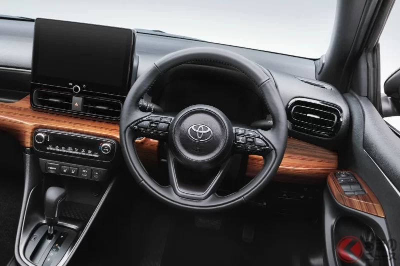 Toyota「全新Yaris」上市！期待已久的電子Parking標準配備＆新增「6速MT車型」！充滿懷舊「昭和風」木紋Interior × 閃耀Chrome的最新Aero外觀超吸睛！什麼是「Modellista Custom」？