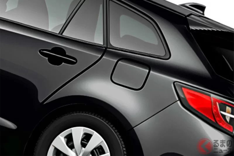 Toyota 最便宜的「4WD station wagon」引發大量討論！不少人表示「約新台幣53萬就能買到很可以」「fuel efficiency 27.8km／L 的低油耗很不錯」「傳統 wagon 車型還能保留下來真的很讓人開心」等聲音！兼具實用性的「Corolla Touring X」4WD 版本備受關注！