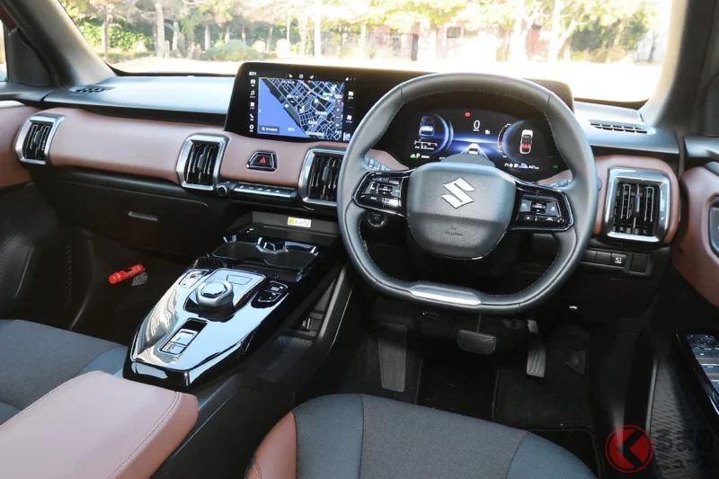 Suzuki「全新Compact SUV」引發關注！全長4.2m的小巧車身搭配高級Interior！承襲「Jimny」四驅系統實力驚人的「e Vitara」是什麼車！