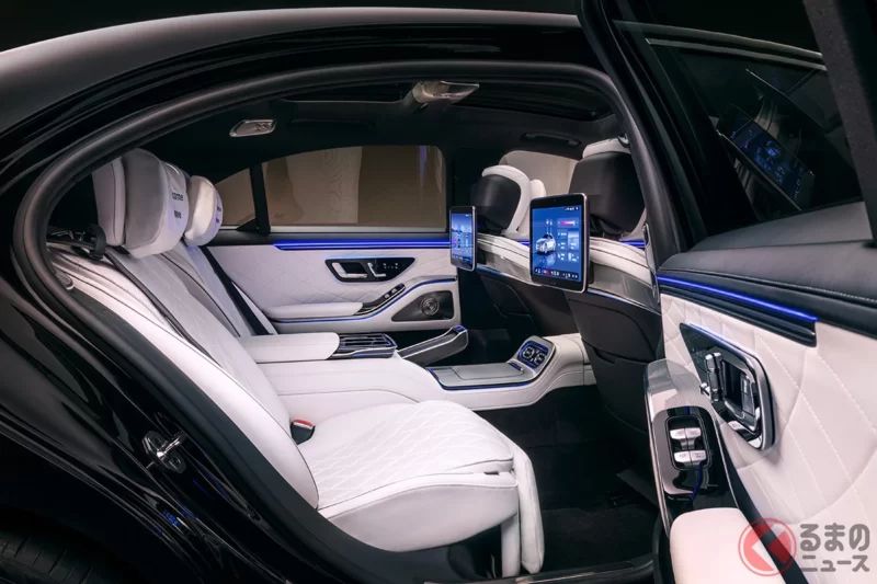 睽違6年全面大改款的全新「超高級」Sedan 即將登場！全長約5.2公尺的流線車身搭配「超豪華內裝」！稀有的「V12」引擎與會發光的「Mercedes-Benz」標誌也非常吸睛…這就是 Mercedes-Benz「新型 S-Class」？