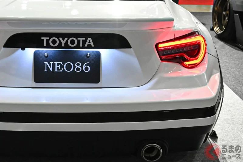 復活的Toyota「Panda Trueno」!? 全長約4.2公尺的全新「NEO Hachiroku」引發話題！連Retractable headlight都完整重現的「86」到底是什麼車？