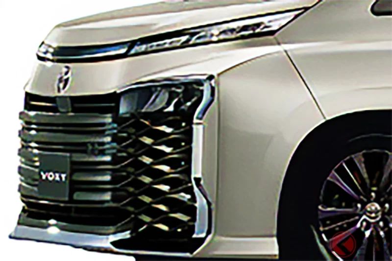 從339萬日幣起！Toyota全新「5人座」Voxy引起注目！全長4.7米車身×2排座椅配置的「迷你車型」！ 提升上下車便利性的「無第三排座椅版」究竟是怎樣的車？