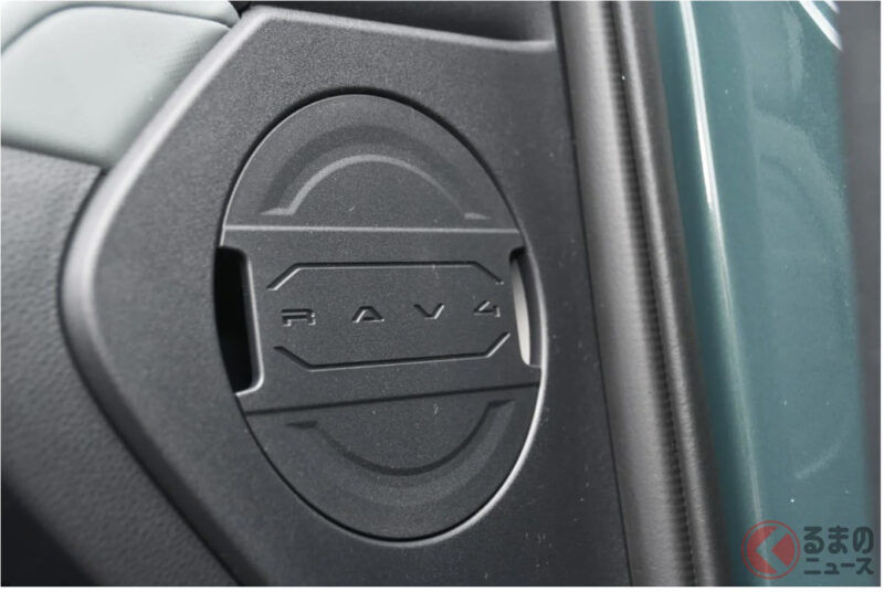 Toyota全新「RAV4」到底改了什麼？全車系電動化＆首次採用Toyota自家的Arene！第六代進化與駕駛表現…由Chief Engineer親自解說