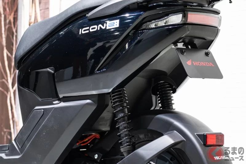 售價約新台幣4.6萬元、最長可行駛81km！約3.5小時可充至75%的Honda全新Scooter「ICON e:」引發關注！SNS上也出現「可能會成為Game changer」「座椅下空間也很實用」等評價，連經銷商也收到不少反響