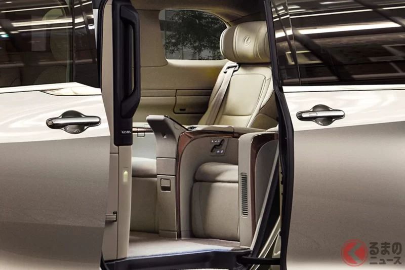 Lexus發表全新4WD Minivan！豪華4人座車型首次搭載「發光Welcome照明」！連冷藏箱的「使用便利性」也大幅升級的「LM」到底有哪些改變？