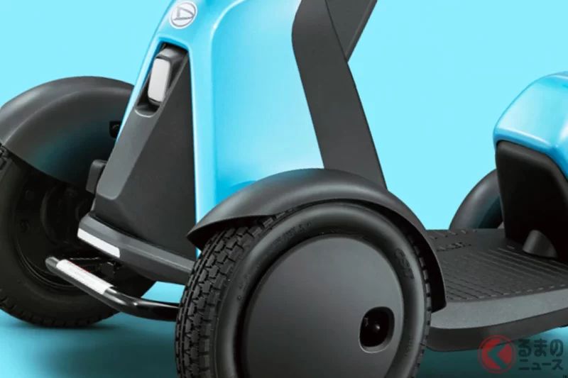 「新車41萬日圓」的Daihatsu新款「小型四輪車」引發熱議！網友表示「日常使用完全足夠」「想推薦給父母看看」！搭載「後輪驅動」×粗壯大尺寸輪胎，面對路面起伏也游刃有餘的「e-SNEAKER」再次受到矚目