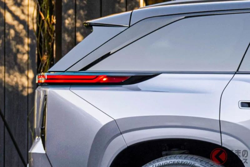 豐田時隔7年全面改款的“新型”方正SUV正式亮相！推出高性能「338匹馬力×4WD」版本！採用三排座椅的「Highlander」現身美國市場