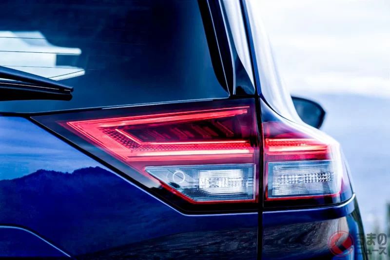 日產發表了RAV4尺寸的「新型SUV」！ 前臉造型大變身，還有搭載213匹馬力「高性能4WD」的車型！ 迎來第四年進化的X-Trail 2026年式，已在法國亮相