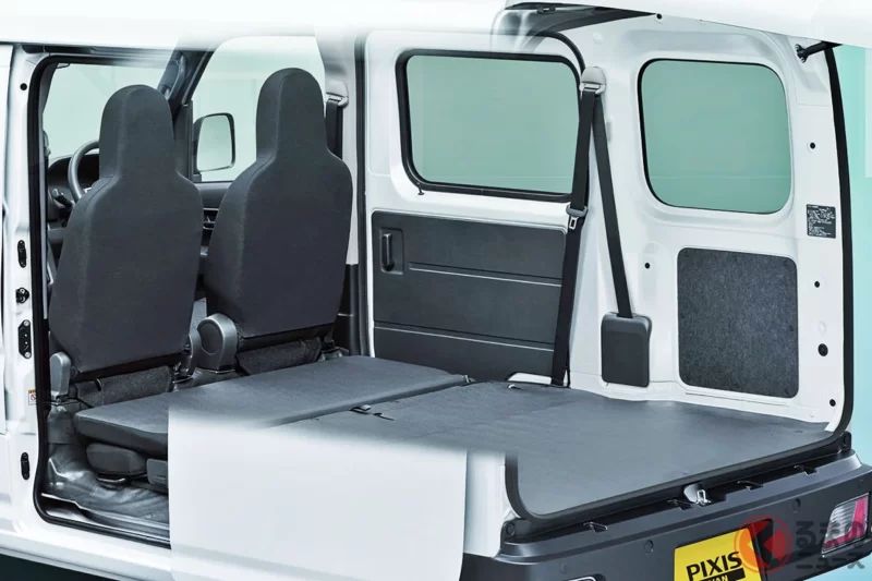 TOYOTA「全新」light van引發詢問「爆量湧入」！最高可跑「257km」的續航性能，還採用「後輪驅動」！動力充足又「超安靜」，在工作現場也大顯身手！全新「PIXIS VAN」BEV車型在經銷商之間也成為熱門話題！