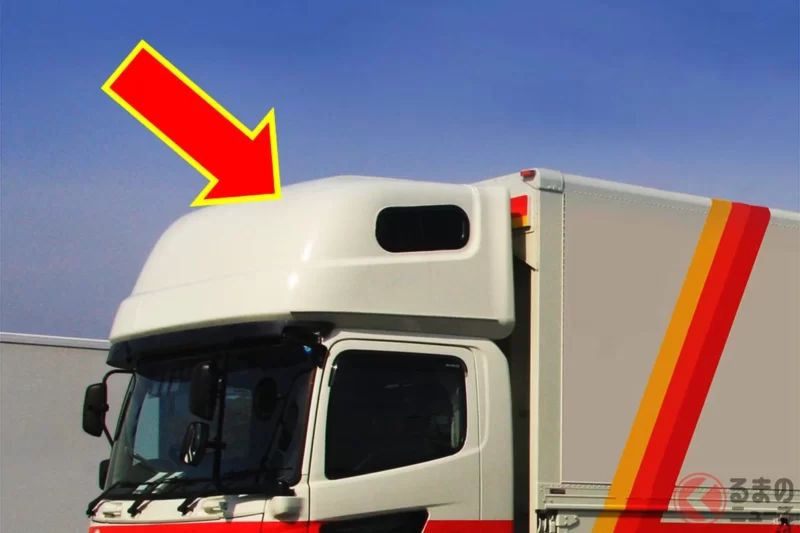 卡車車頂上的「神祕小房間」裡面到底長怎樣？居然還有「舒適飯店等級」配置！實用性與「空間大小」如何？支撐運輸業的重要存在「神祕的“二樓空間”」真面目曝光！
