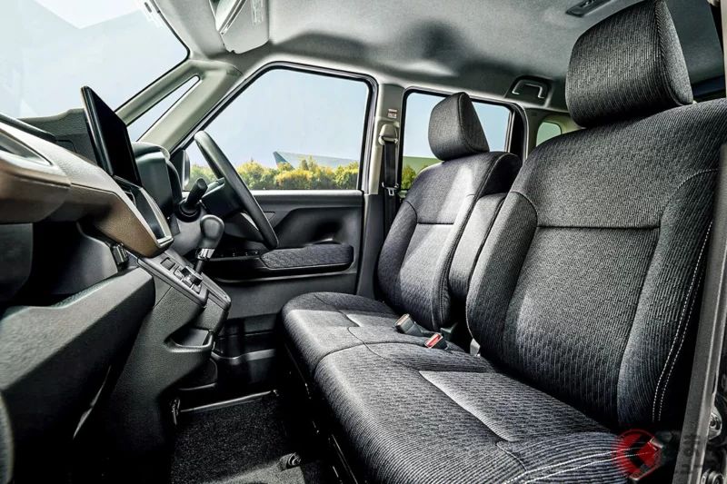 睽違11年全面大改款！subaru「輕型」滑門WAGON備受關注！配備完善的安全系統，並實現「每公升超過22公里」的低油耗表現！新車約135萬日圓，高CP值的「STELLA」入門款到底是什麼樣的車？