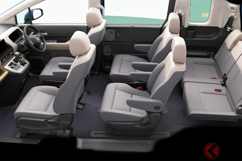 每公升可跑25.6公里！Honda「compact minivan」超受關注！全長4.3m車身搭配「雙側power slide door」＆captain seat標準配備的「6人座」版本！最省油的「Freed」到底是什麼樣的車？