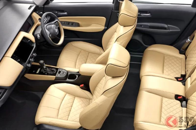237萬日圓起！Honda「小型豪華車」引發熱烈回響！「真皮座椅很奢華」「很適合夫妻兩人使用」等好評不斷！講究質感的「Fit Luxe」到底是什麼樣的車？