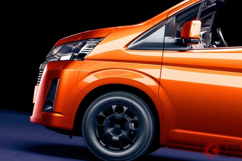 豐田創新「Hiace」引起熱烈回響！有人說「超浮誇的感覺就像成人式特別版！」、「大人也能玩得開心…」！這輛「工作用車」竟然變成12人座的「敞篷車」！驚人的「假的新車」——「Paiace」，原來是澳洲的愚人節企劃！