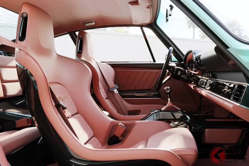 6速MT的全新「2門」跑車引發熱議！「完成度太高了」「設計超有品味」等好評不斷！搭載強勁水平對臥引擎與「復古設計」的「Porsche 911 Carrera Coupe Reimagined by Singer」究竟是什麼來頭？