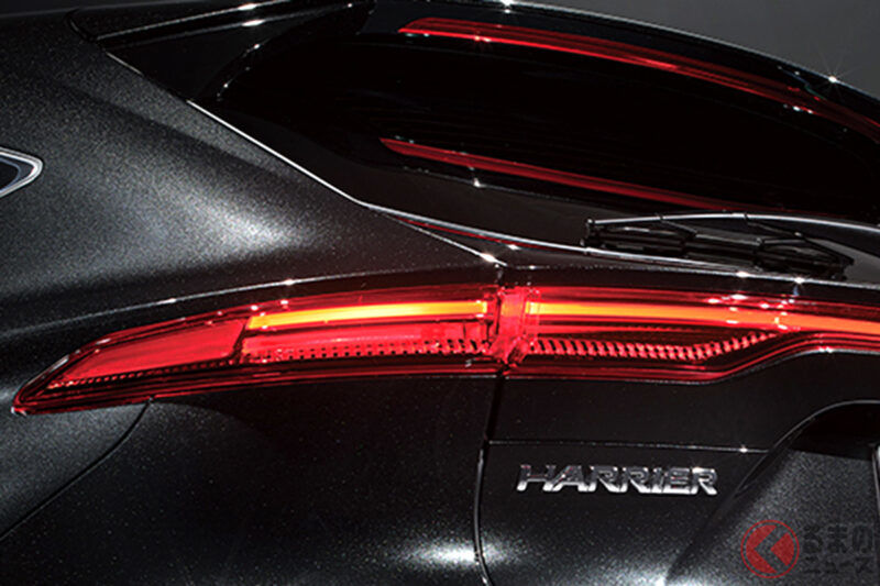 從371萬日圓起跳！對於豐田最新型「Harrier」反響熱烈！「流線型的Coupe車身」搭配「精悍的L字型前臉」格外搶眼！「馬鞍風內裝」也很吸睛，這款「高級SUV」目前的狀況如何呢