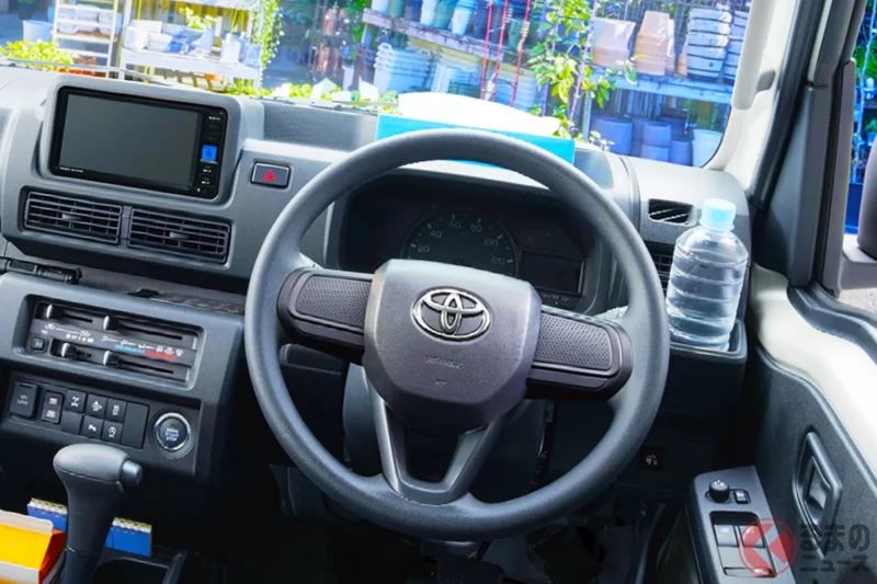 豐田全新「輕型卡車」發表引發「正反兩極」熱烈討論！「有“5速MT”很讚！」「根本是『Hilux Mini』吧」等聲音出現！但也有人說「希望有更“簡單又便宜”的車型…」！全新「Pixis Truck」登場！