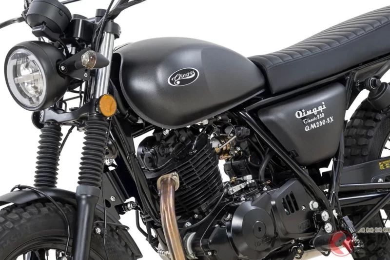 價格約50萬日圓！Quinque「新型Neo Retro輕型雙輪裸車款」正式在日本導入！搭載好操作的單缸引擎，並以經典外觀設計，讓你可以時尚又自在地享受的「Classic 250」登場