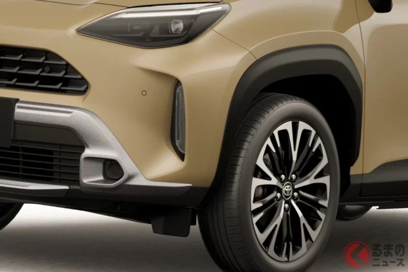 油耗可達每公升30公里！豐田新款「Yaris Cross」引發熱議！新增「四輪驅動」與新車色，也有網友表示「低調又帥氣！」這款全新的小型SUV究竟是什麼樣的車型呢