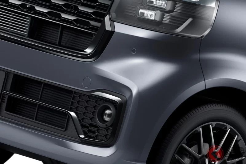 「已經看不出是輕型車了！」 本田「N-BOX Custom」推出豪華規格！全車「純黑」統一的「Black Style」帥氣到不行！究竟這輛配備豐富的「高級輕型休旅車」有什麼特色呢！