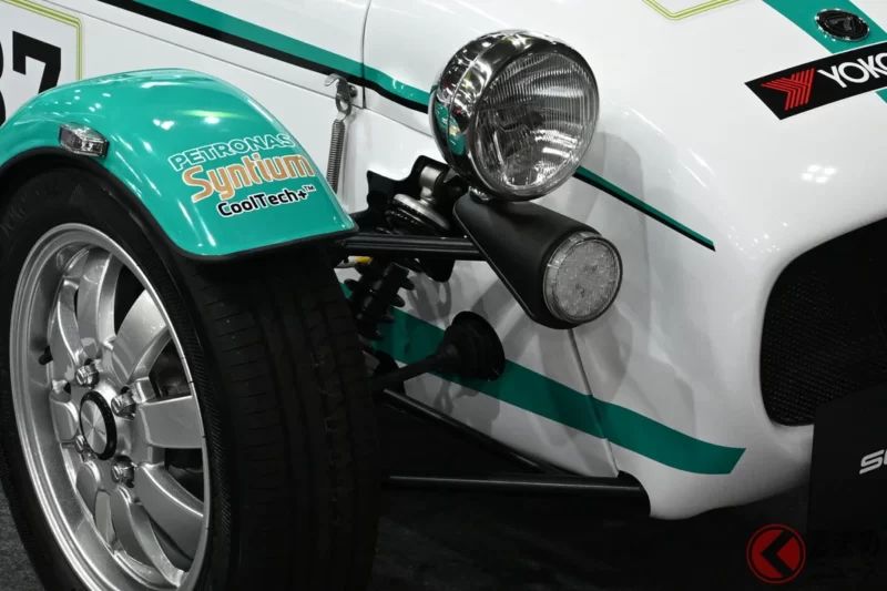 新車900萬日圓的「搭載Suzuki引擎」輕量sports car！復古外觀＋專業底盤帶來獨一無二的存在感！在TAS26公開的Caterham「Seven 170R Cup」是什麼樣的車？